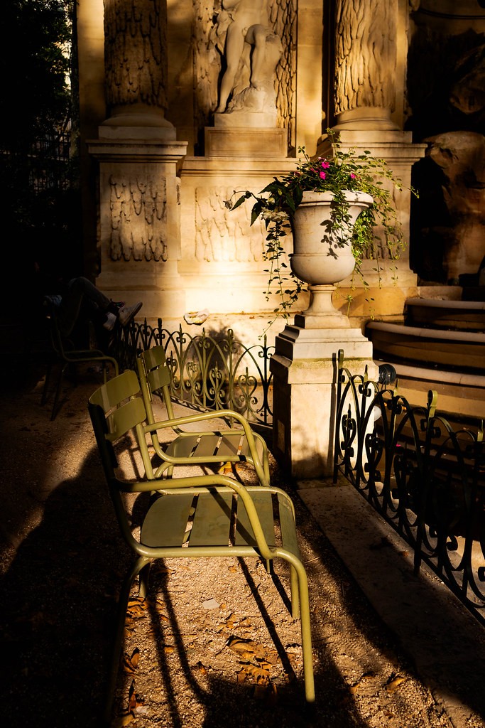 chaises jardin du luxembourg.jpg
